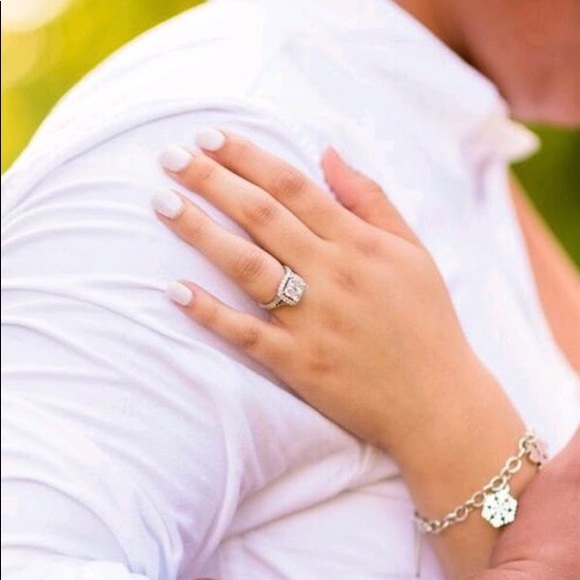 Engagement Ring - Picture 1 of 8